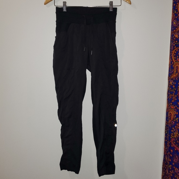 Lululemon Capris - Picture 1 of 1